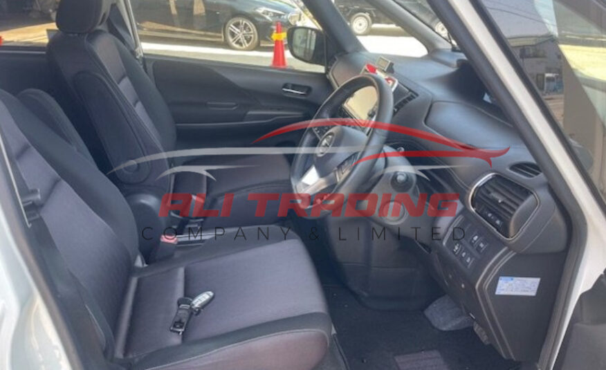 Nissan Serena e-Power Highway Star V