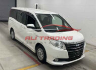 Toyota Noah Hybrid X