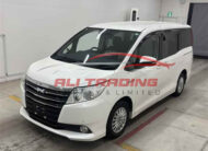 Toyota Noah Hybrid X