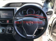 Toyota Noah Hybrid X