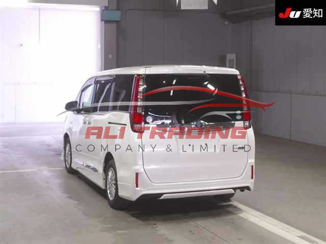 Toyota Noah Hybrid G