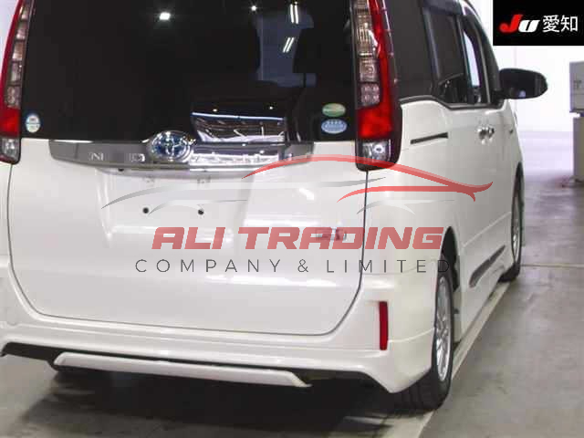 Toyota Noah Hybrid G