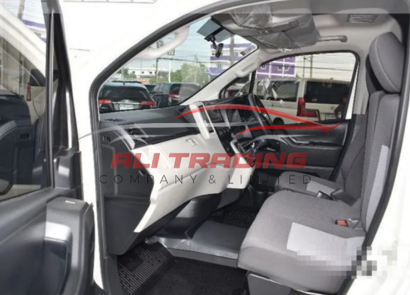 Toyota Hiace Commuter