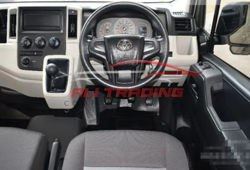 Toyota Hiace Commuter