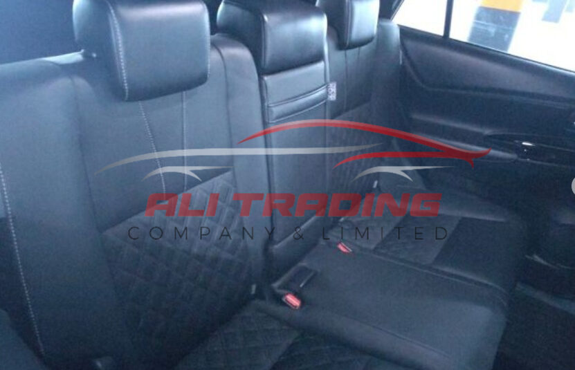 Toyota Harrier – Premium Style Noir