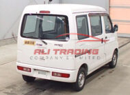 Daihatsu Hijet Cargo – DX 4WD