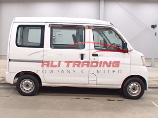 Daihatsu Hijet Cargo – DX 4WD