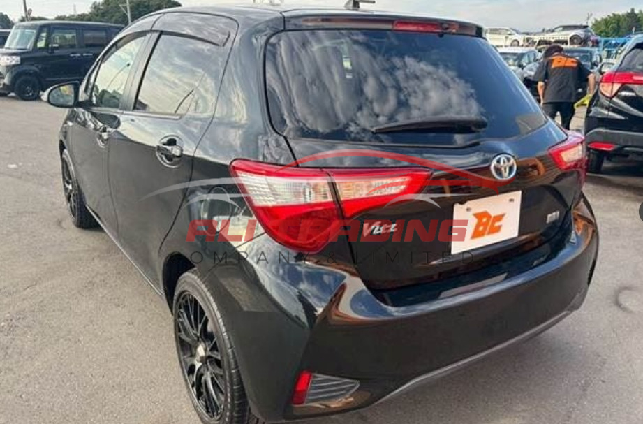 Toyota Vitz Hybrid F