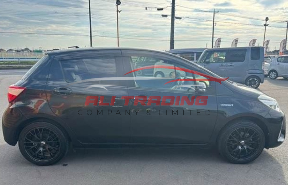 Toyota Vitz Hybrid F