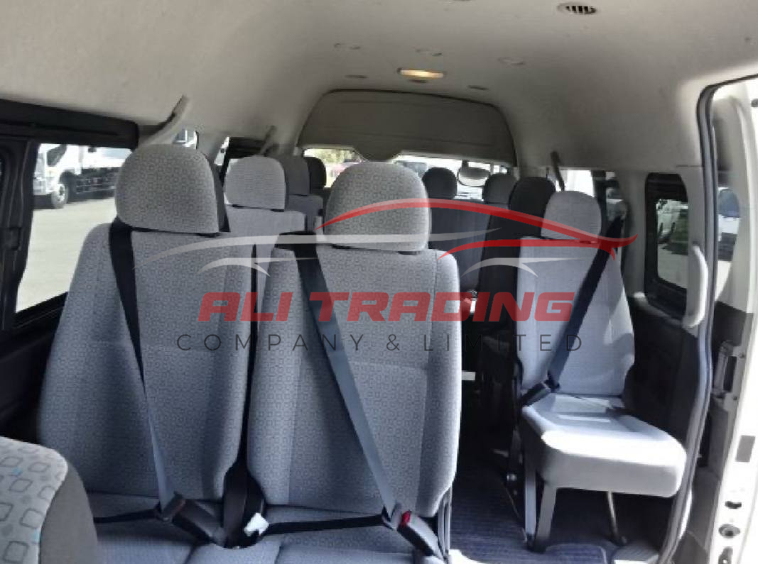 Toyota Hiace Commuter Super Long GL
