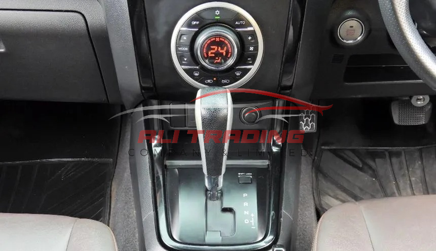 Isuzu D-Max 3.0 Cab-4 Vcross Max Z-Prestige 4WD Pickup