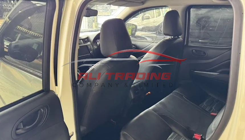 Nissan Navara 2.3 Double Cab PRO-4X 4WD Pickup