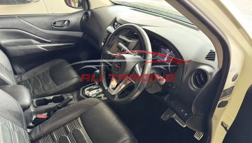 Nissan Navara 2.3 Double Cab PRO-4X 4WD Pickup