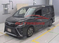 Toyota Voxy ZS