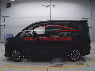 Toyota Voxy ZS