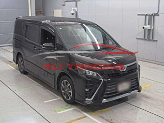 Toyota Voxy ZS